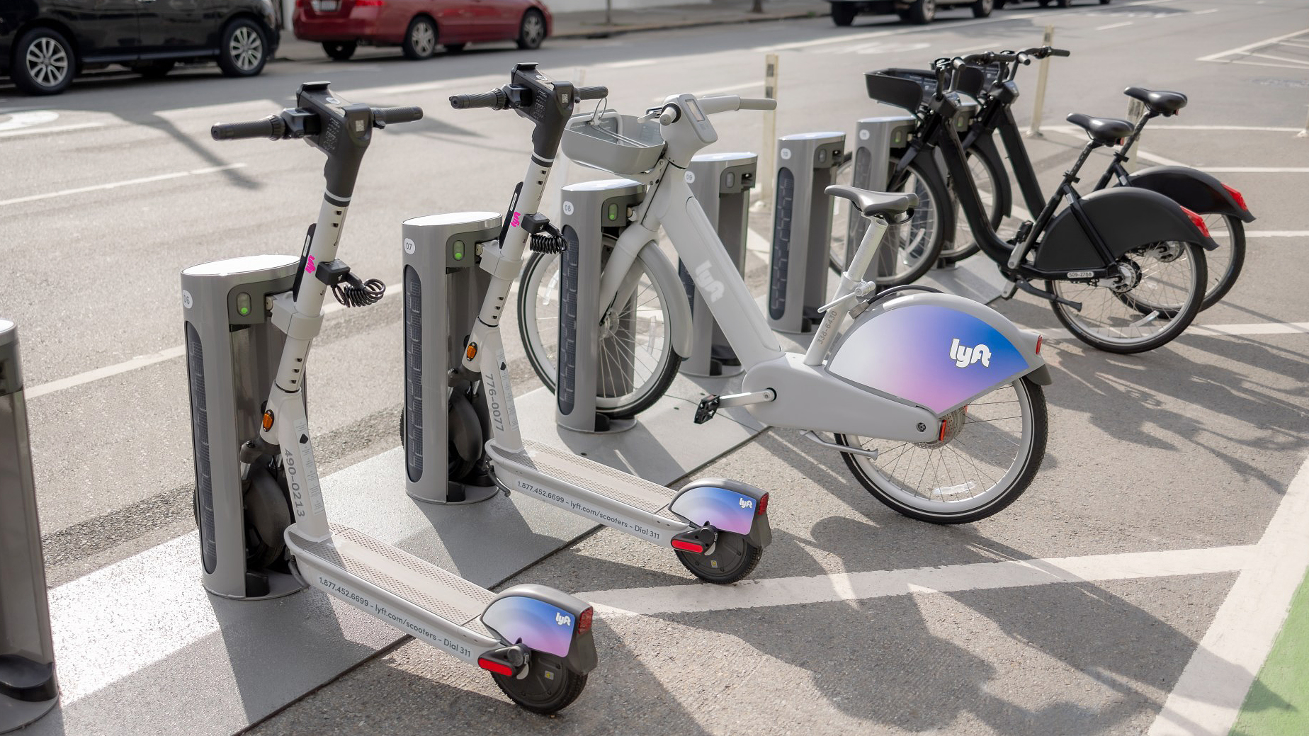 lyft-pillar-station-2